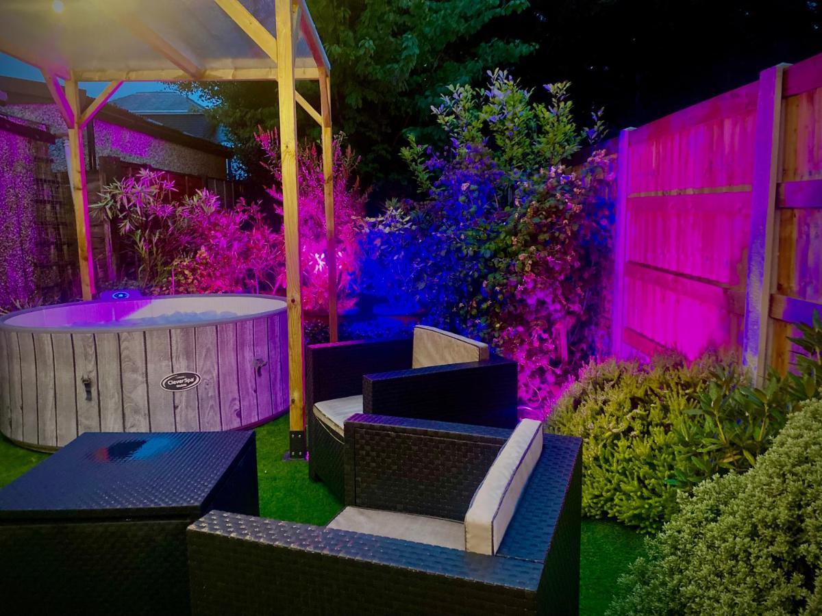 Remarkable 3-Bed Hot Tub House In Blackpool Dış mekan fotoğraf