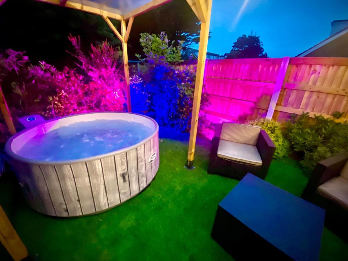 Remarkable 3-Bed Hot Tub House In Blackpool Dış mekan fotoğraf
