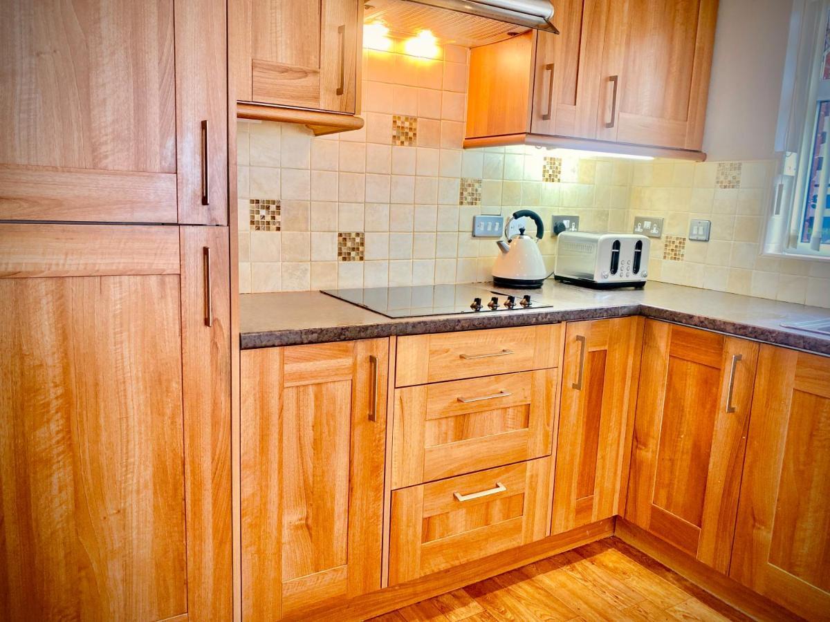 Remarkable 3-Bed Hot Tub House In Blackpool Dış mekan fotoğraf