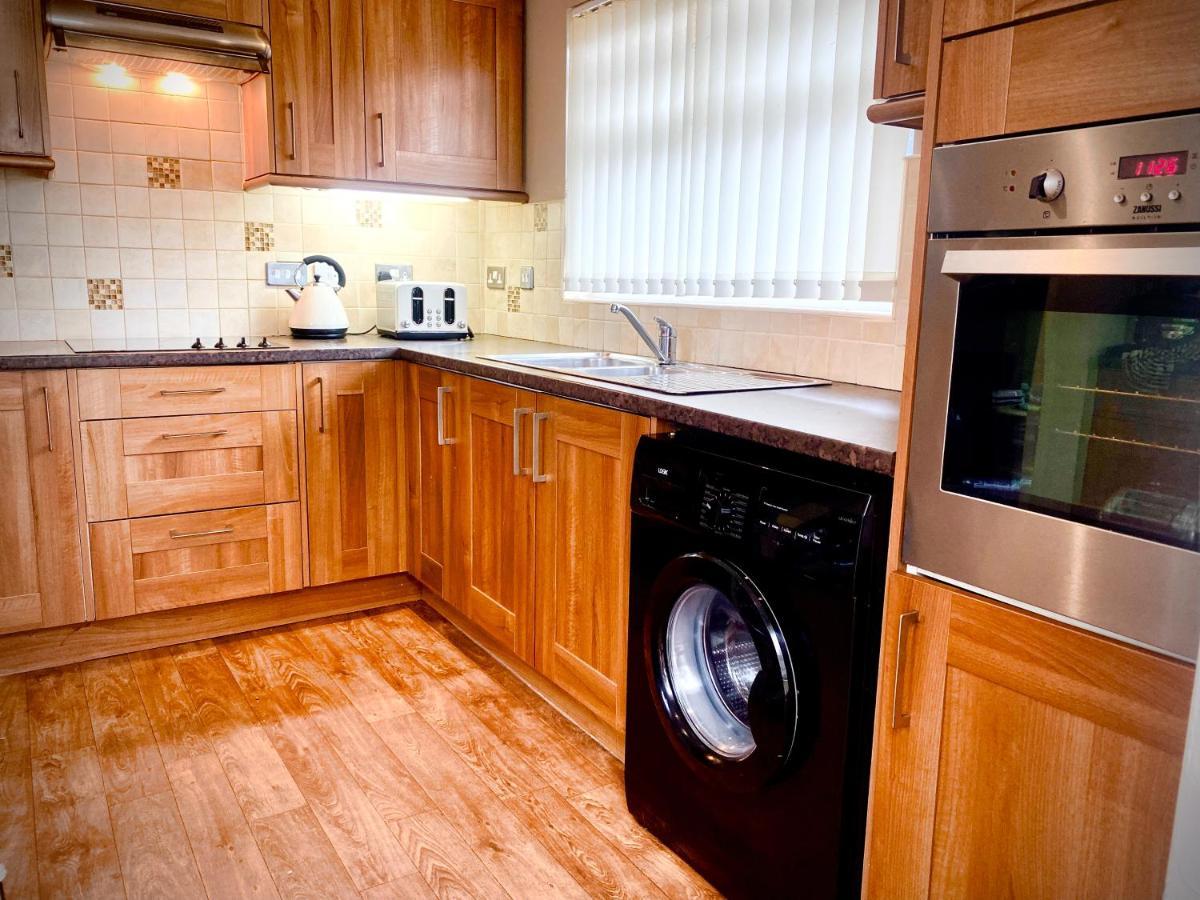 Remarkable 3-Bed Hot Tub House In Blackpool Dış mekan fotoğraf