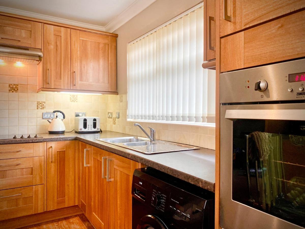 Remarkable 3-Bed Hot Tub House In Blackpool Dış mekan fotoğraf
