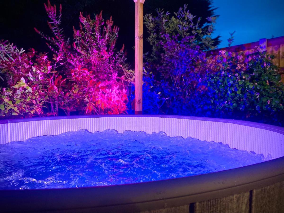 Remarkable 3-Bed Hot Tub House In Blackpool Dış mekan fotoğraf